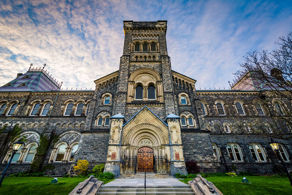 You are currently viewing Menyelami Harvard University: Universitas Terkemuka dengan Tradisi Akademik yang Kaya