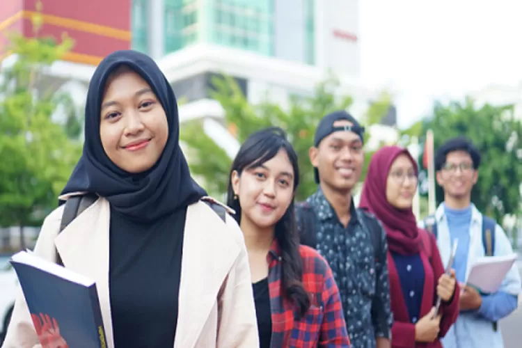 Read more about the article Rekomendasi Universitas Terbaik untuk Anak Bahasa di Indonesia