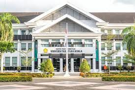Read more about the article Universitas dan Kesempatan Beasiswa: Membuka Jalan Menuju Sukses