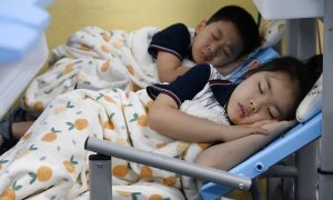Read more about the article Mengapa Tidur Siang Harus Jadi Bagian dari Kurikulum Sekolah?