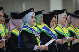 Read more about the article Langkah Berat Menuju Gelar Sarjana Hukum: Cerita Nyata Mahasiswa