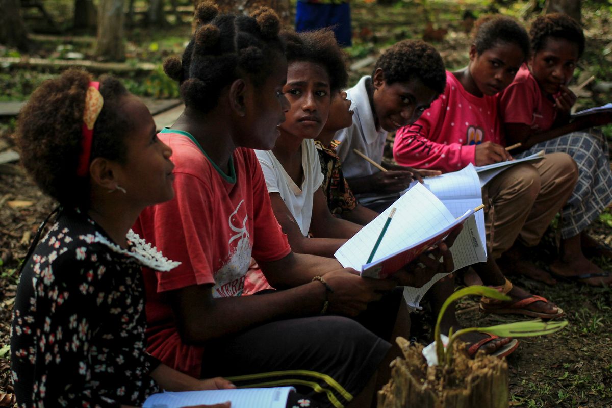 Read more about the article Arah Pendidikan Menengah dalam Menyiapkan SDM Unggul: Strategi Membangun Generasi Kompeten dan Berdaya Saing